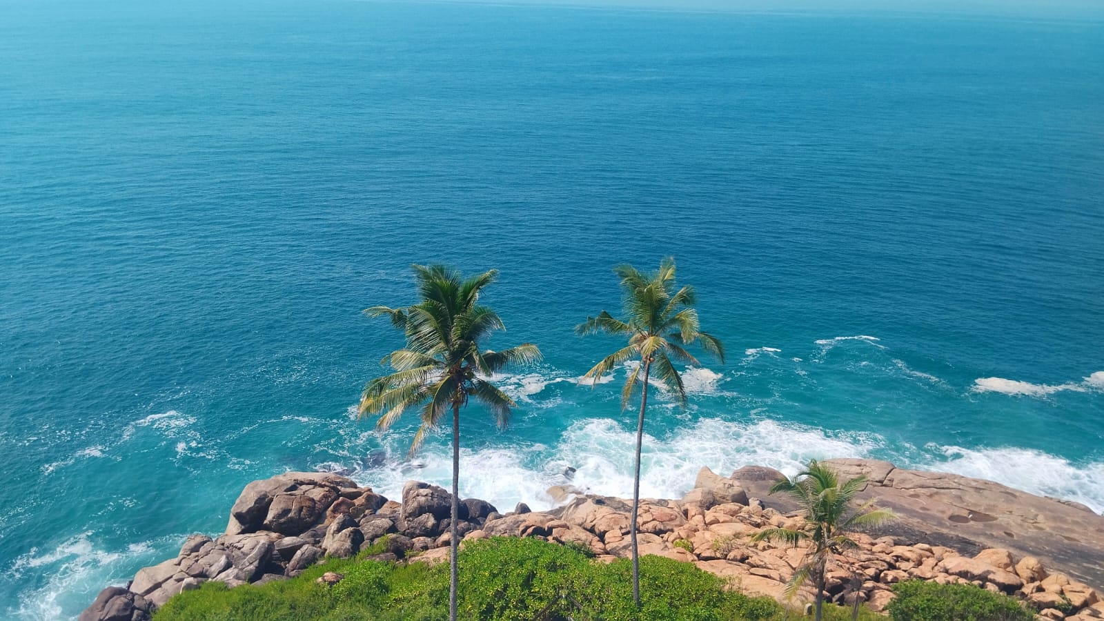 WAVES ALONG LIGHTHOUSE BEACH, KOVALAM.